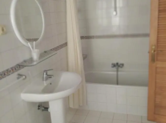 Balneario De 招待所 Las Caldas De Besaya